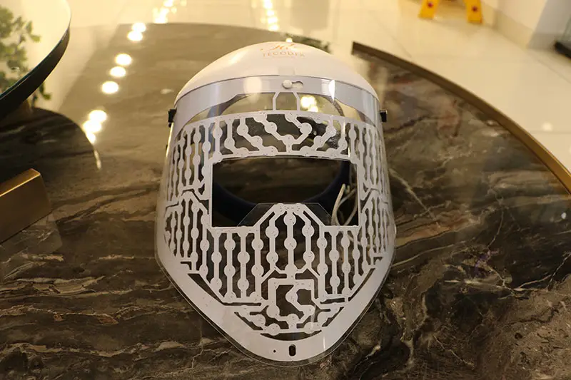 LED Maske, Işık Terapisi ve Cilt Yenileme - Dr. Esabil Yüksel